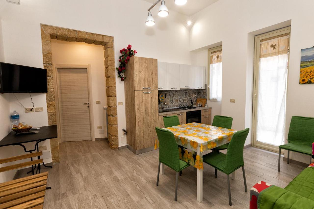 Garden House: Apartments And Rooms For Holidays Palermo Eksteriør bilde